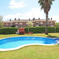 Townhouse in the city center, in the suburbs in Spain, Catalunya, Begur, 240 sq.m.