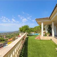 Шале в пригороде в Испании, Каталония, Багур, 340 кв.м.