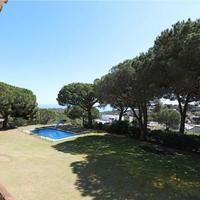 House in the city center, in the suburbs in Spain, Catalunya, Begur, 863 sq.m.