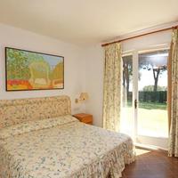 House in the city center, in the suburbs in Spain, Catalunya, Begur, 863 sq.m.