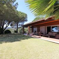 House in the city center, in the suburbs in Spain, Catalunya, Begur, 863 sq.m.