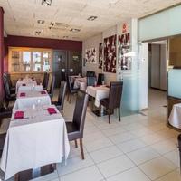 Hotel in the city center, at the first line of the sea / lake in Spain, Catalunya, Girona, 1786 sq.m.