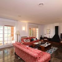 Townhouse in the city center in Spain, Catalunya, Begur, 600 sq.m.