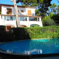 Villa at the first line of the sea / lake in Spain, Catalunya, Girona, 770 sq.m.