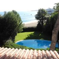 Villa at the first line of the sea / lake in Spain, Catalunya, Girona, 770 sq.m.