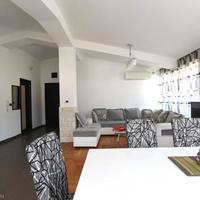 Квартира на второй линии моря/озера, в центре города в Черногории, Будва, 107 кв.м.