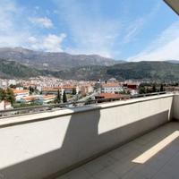 Квартира на второй линии моря/озера, в центре города в Черногории, Будва, 107 кв.м.