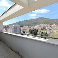 Квартира на второй линии моря/озера, в центре города в Черногории, Будва, 107 кв.м.