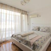 Квартира на второй линии моря/озера, в центре города в Черногории, Будва, 107 кв.м.