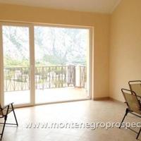 Flat at the second line of the sea / lake in Montenegro, 78 sq.m.