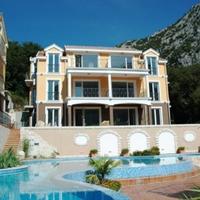 Flat at the second line of the sea / lake in Montenegro, 78 sq.m.