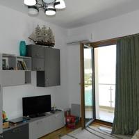 Квартира на первой линии моря/озера, в пригороде в Черногории, 66 кв.м.