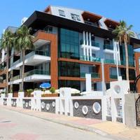 Квартира в центре города, на первой линии моря/озера в Турции, 255 кв.м.