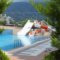 Апартаменты на второй линии моря/озера, в центре города в Турции, 120 кв.м.