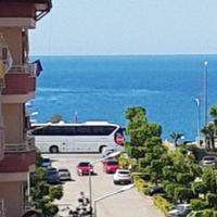 Пентхаус на второй линии моря/озера, в центре города в Турции, 130 кв.м.