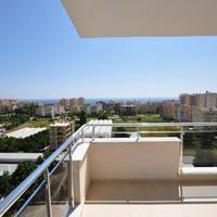 Апартаменты на второй линии моря/озера, в центре города в Турции, 196 кв.м.