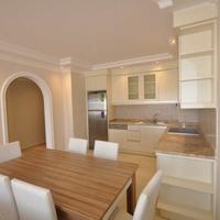 Апартаменты на второй линии моря/озера, в центре города в Турции, 196 кв.м.