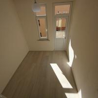 Квартира на второй линии моря/озера, в центре города в Турции, 85 кв.м.