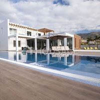 Villa in Spain, Canary Islands, Santa Cruz de Tenerife, 350 sq.m.