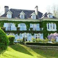 House in France, New Aquitaine, 296 sq.m.