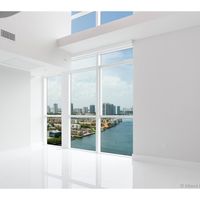 Penthouse in the big city, at the seaside in the USA, Florida, Miami, 300 sq.m.