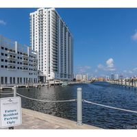Апартаменты в большом городе, у озера в США, Флорида, Майами, 210 кв.м.