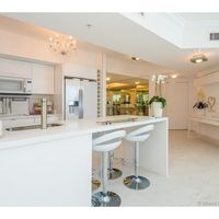 Apartment at the seaside in the USA, Florida, Miami, 118 sq.m.