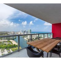 Apartment at the seaside in the USA, Florida, Miami, 125 sq.m.