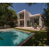 Villa at the seaside in the USA, Florida, Miami, 350 sq.m.