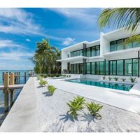 Villa at the seaside in the USA, Florida, Miami, 600 sq.m.