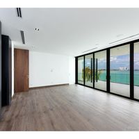 Villa at the seaside in the USA, Florida, Miami, 600 sq.m.