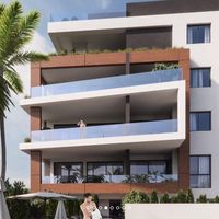 Flat in the big city, at the seaside in Republic of Cyprus, Lemesou, 98 sq.m.