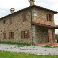 Villa in the suburbs in Italy, Toscana, Pienza, 200 sq.m.