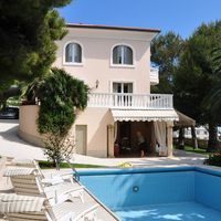 Villa at the seaside in Italy, San Remo, 560 sq.m.