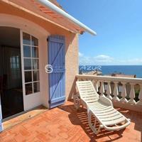 Villa at the first line of the sea / lake in Guyane, 160 sq.m.