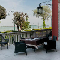 Villa at the first line of the sea / lake in Italy, Venice, San Donnino, 1200 sq.m.