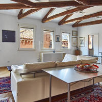 Апартаменты в центре города в Италии, Венеция, Сан-Донино, 110 кв.м.