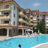 Flat at the second line of the sea / lake in Bulgaria, Burgas Province, Elenite, 73 sq.m.