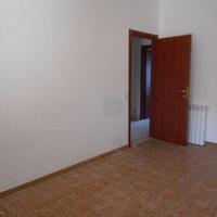 Flat at the second line of the sea / lake, in the suburbs in Italy, Lazio, 85 sq.m.