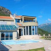Castle in the suburbs in Montenegro, Kotor, 450 sq.m.