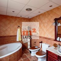 Вилла в горах в Испании, Каталония, Льорет-де-Мар, 300 кв.м.