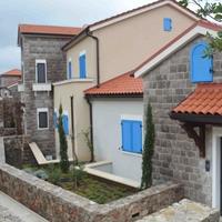 Квартира на первой линии моря/озера в Черногории, Тиват, Радовичи, 67 кв.м.