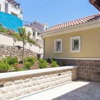 Flat in Montenegro, Tivat, Radovici, 110 sq.m.