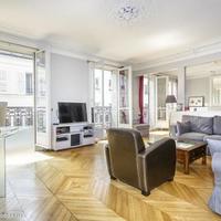 Apartment in the city center in France, Ile-de-France, Paris, 125 sq.m.