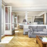 Apartment in the city center in France, Ile-de-France, Paris, 125 sq.m.