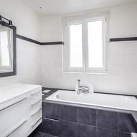 Apartment in the city center in France, Ile-de-France, Paris, 125 sq.m.