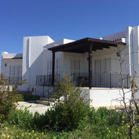 Дом на первой линии моря/озера на Кипре, Стени, 106 кв.м.