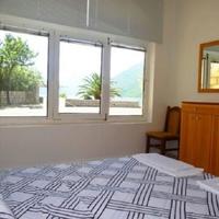 Flat at the first line of the sea / lake in Montenegro, Kotor, 40 sq.m.