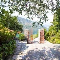 Дом на первой линии моря/озера в Черногории, 126 кв.м.