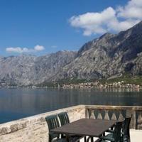 Flat at the first line of the sea / lake in Montenegro, 80 sq.m.